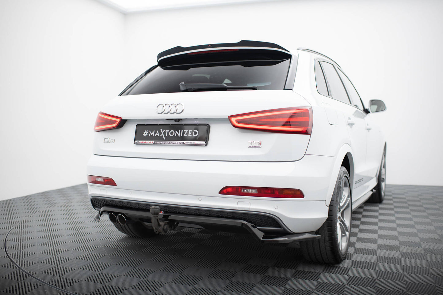 Rear Splitter with vertical bars Audi Q3 S-line 8U