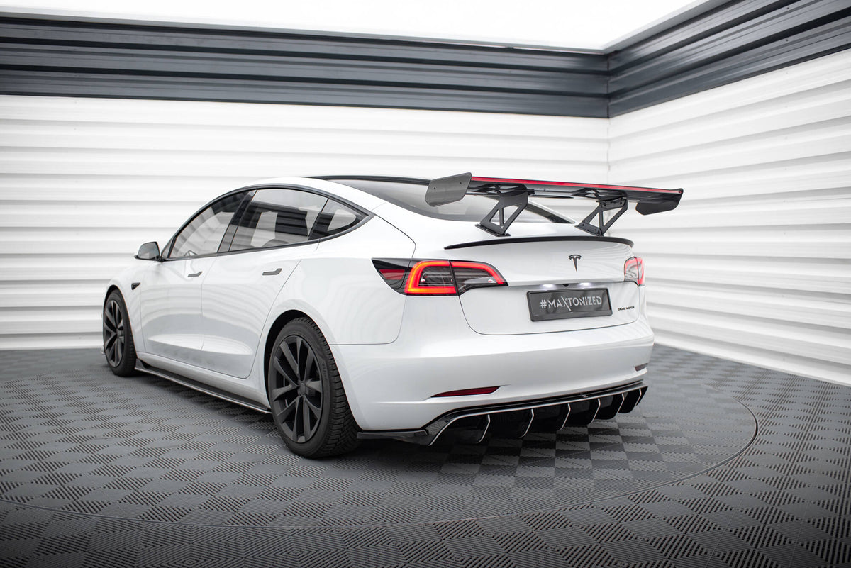 Carbon Spoiler + LED Tesla Model 3