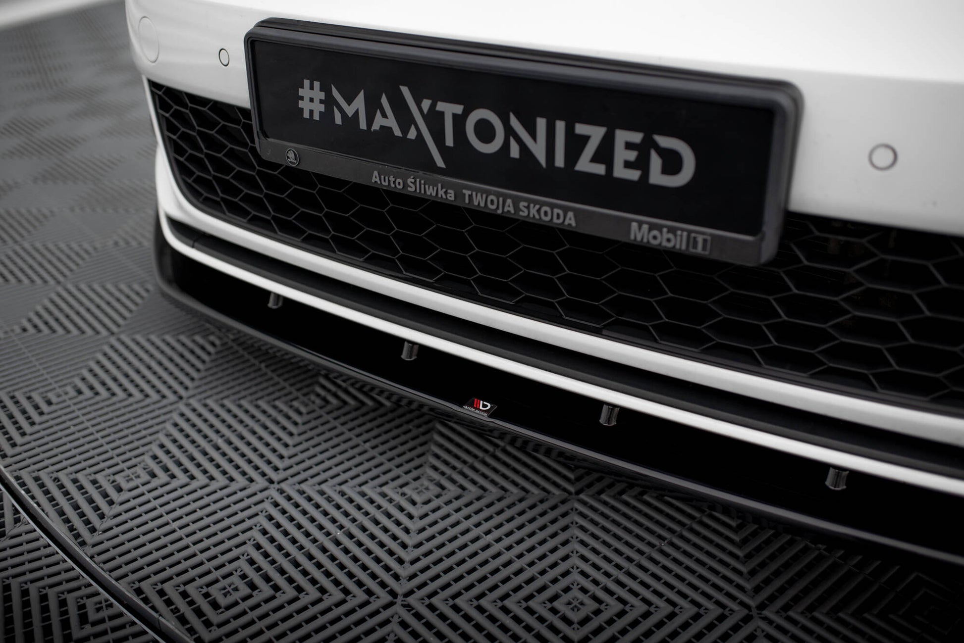 Front Splitter V.1 Volkswagen Golf GTI / GTD Mk7 Facelift