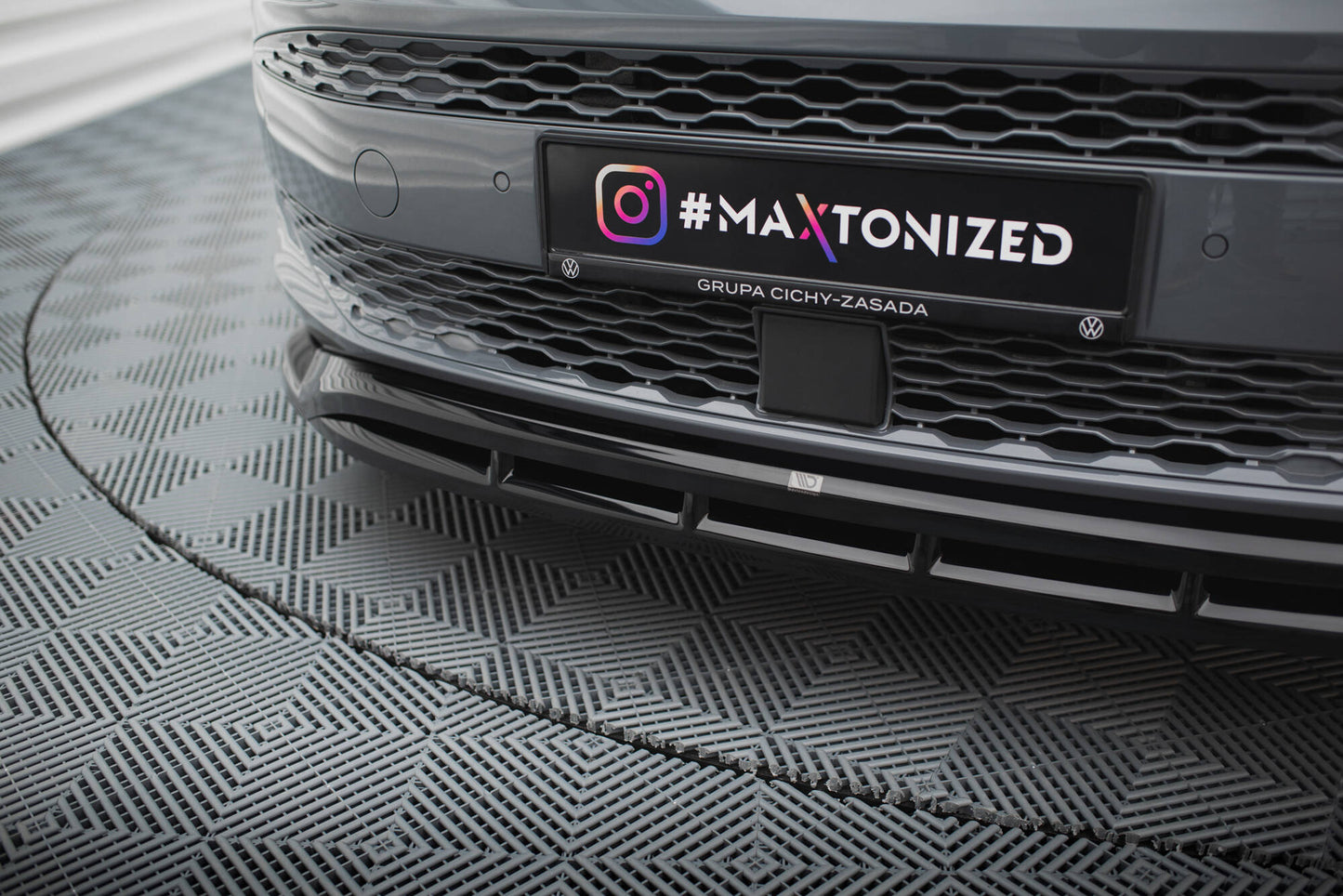 Front Splitter V.1 Volkswagen Multivan Standard / Long T7