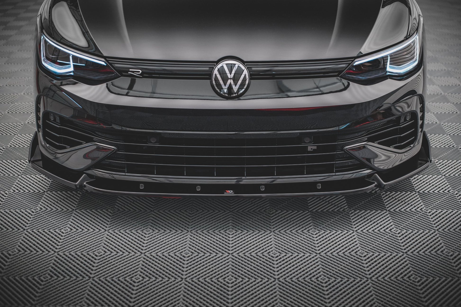Front Splitter V.2 + Flaps Volkswagen Golf R Hatchback / Variant  Mk8