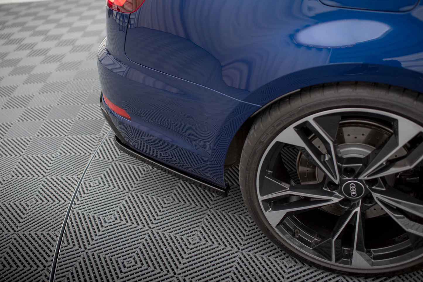 Rear Side Splitters Audi A4 Competition B9