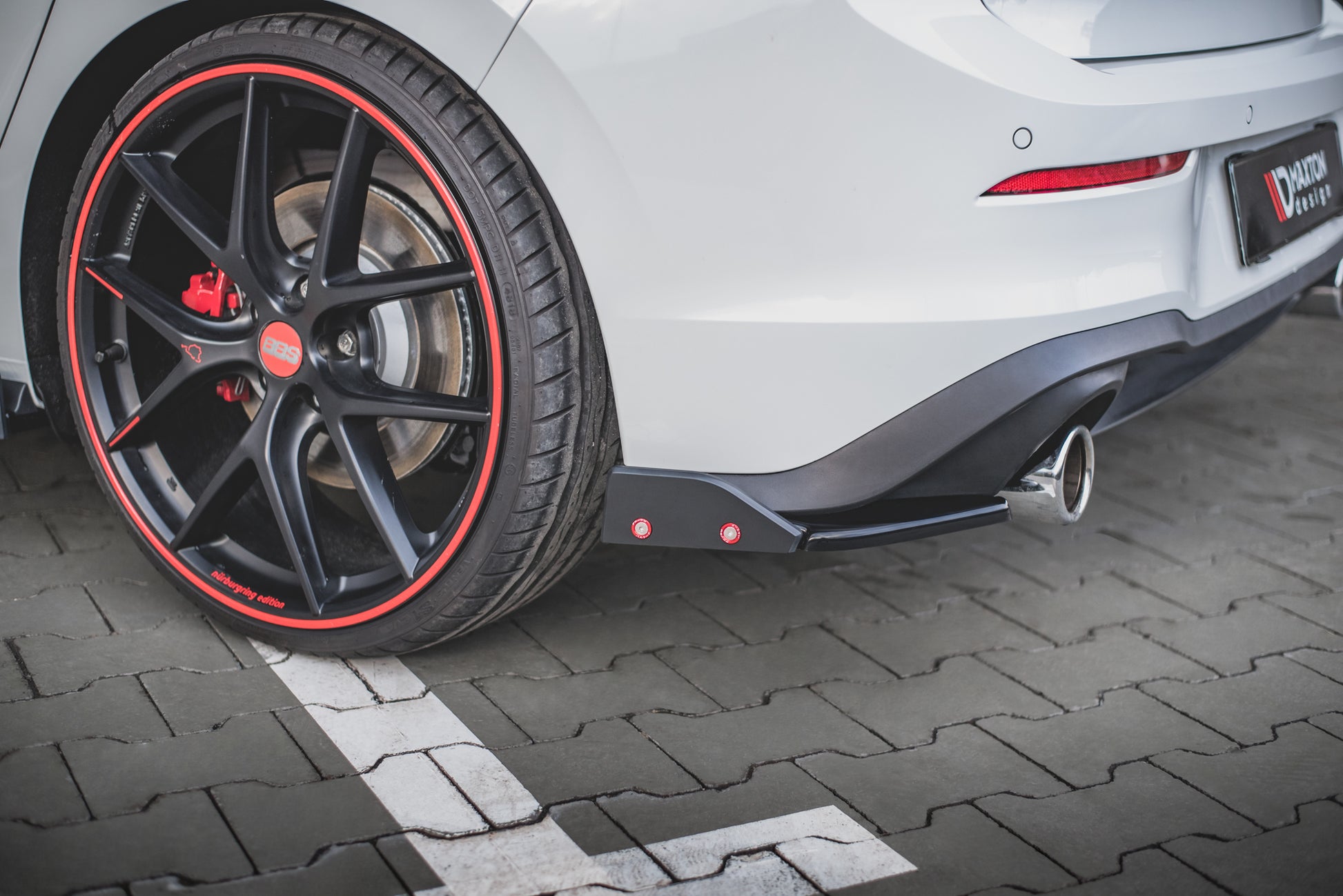 Rear Side Splitters V.2 + Flaps Volkswagen Golf GTI / GTE Mk8