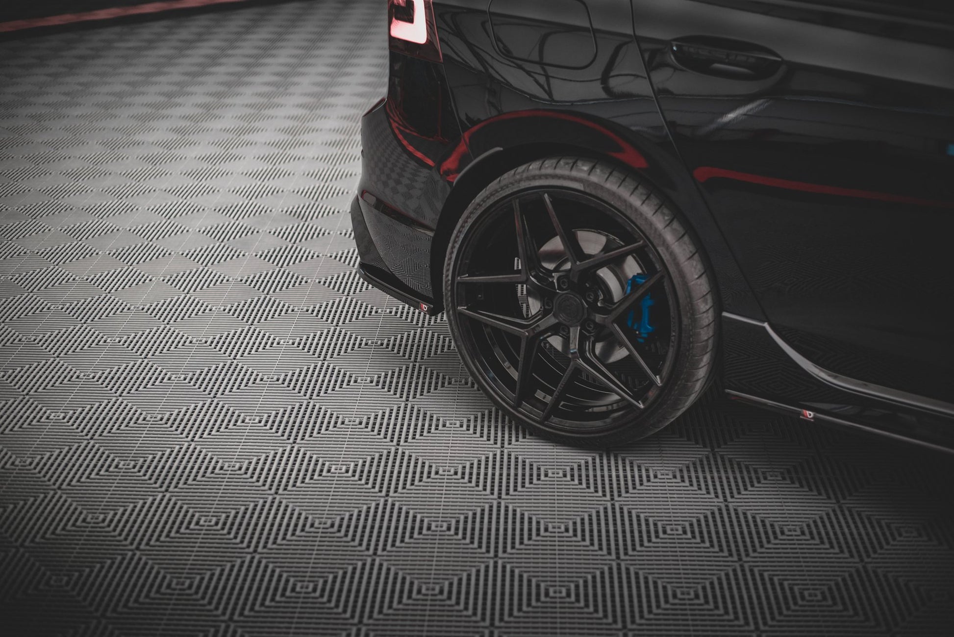 Rear Side Splitters V.3 for Volkswagen Golf R Hatchback Mk8