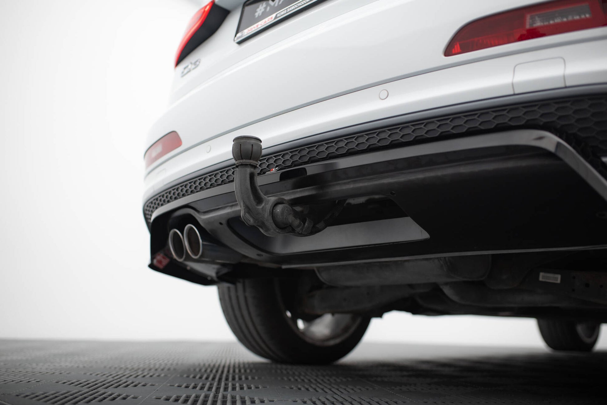 Rear Splitter with vertical bars Audi Q3 S-line 8U