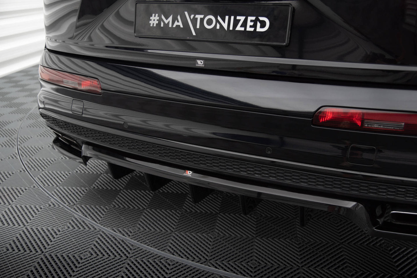 Rear Splitter (with vertical bars) Audi SQ7 / Q7 S-Line Mk2