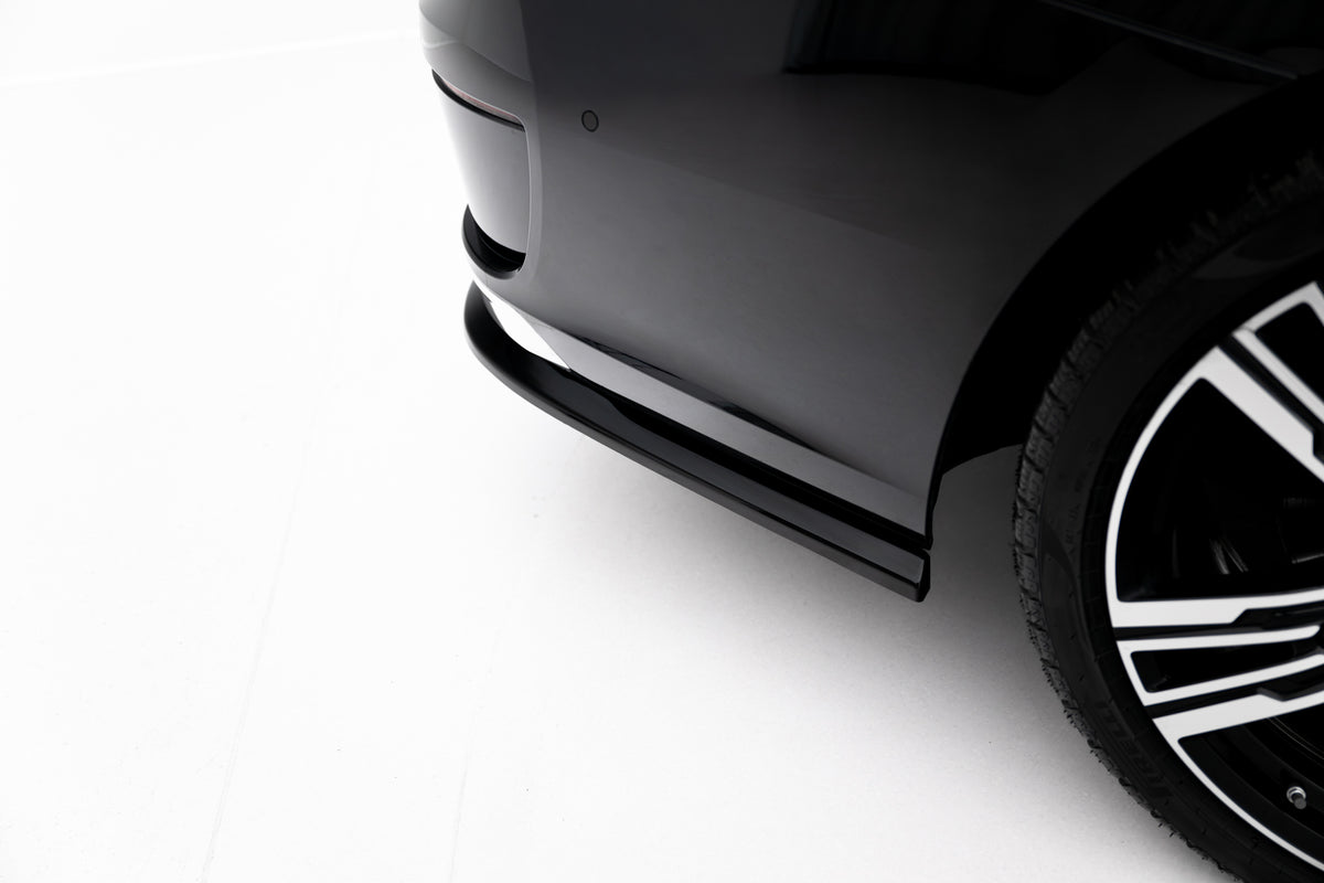 Rear Splitter (with vertical bars) BMW 7 G70