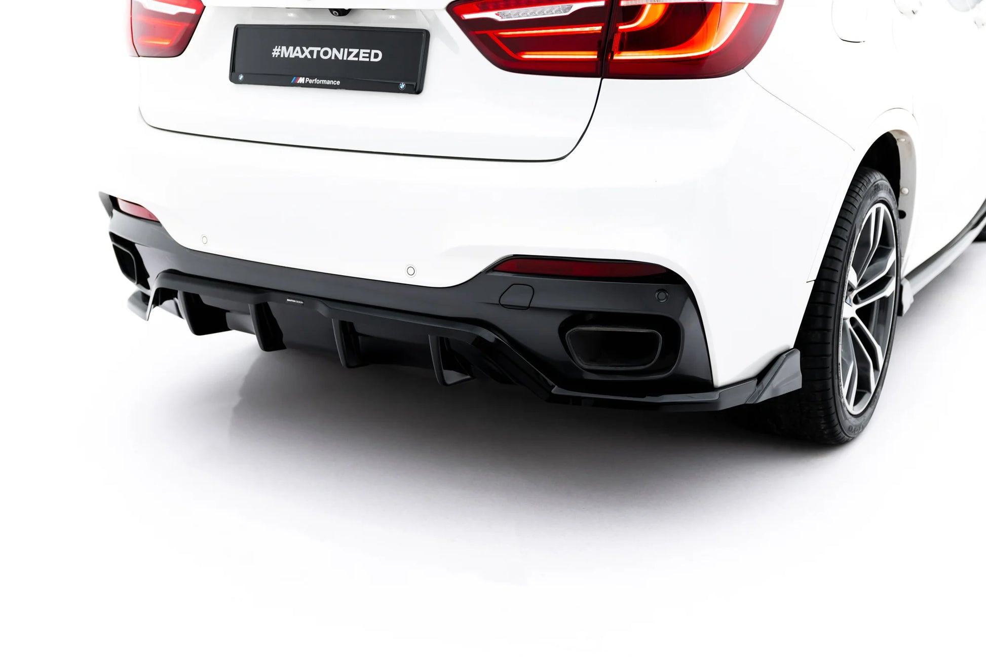 Rear Splitter (with vertical bars) BMW X6 M-Pack F16