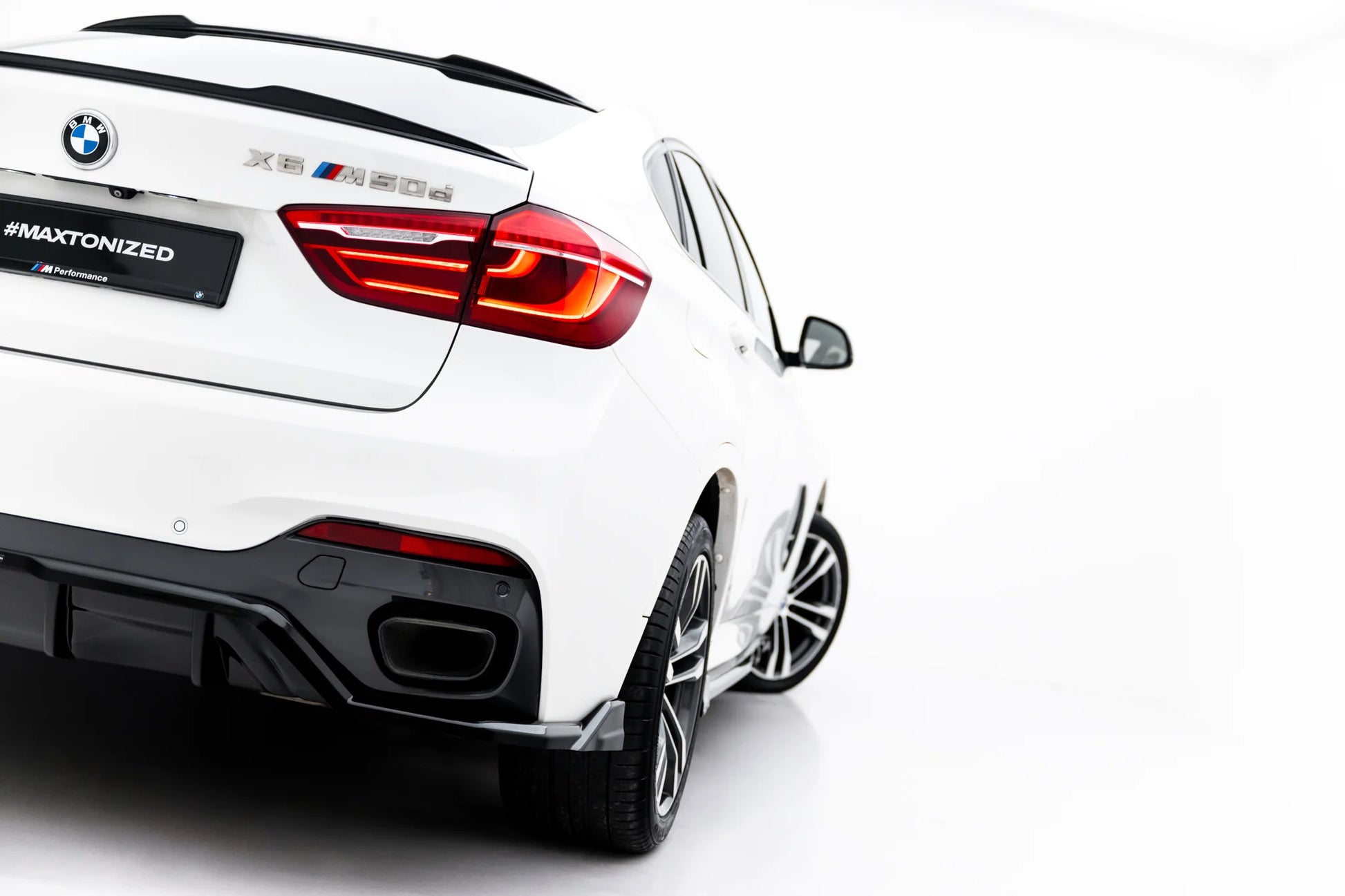 Rear Splitter (with vertical bars) BMW X6 M-Pack F16