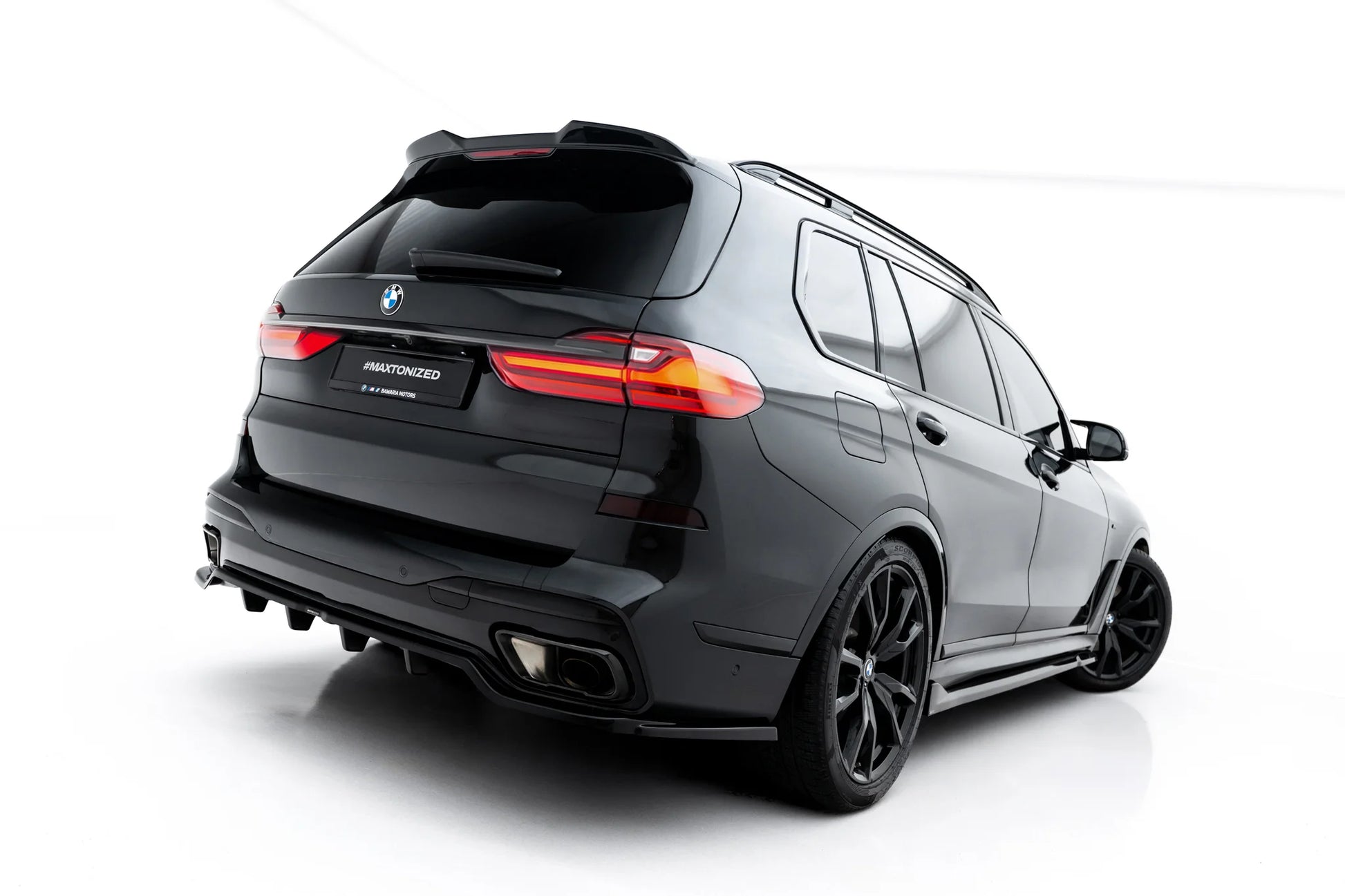 Rear Splitter (with vertical bars) BMW X7 M-Pack G07