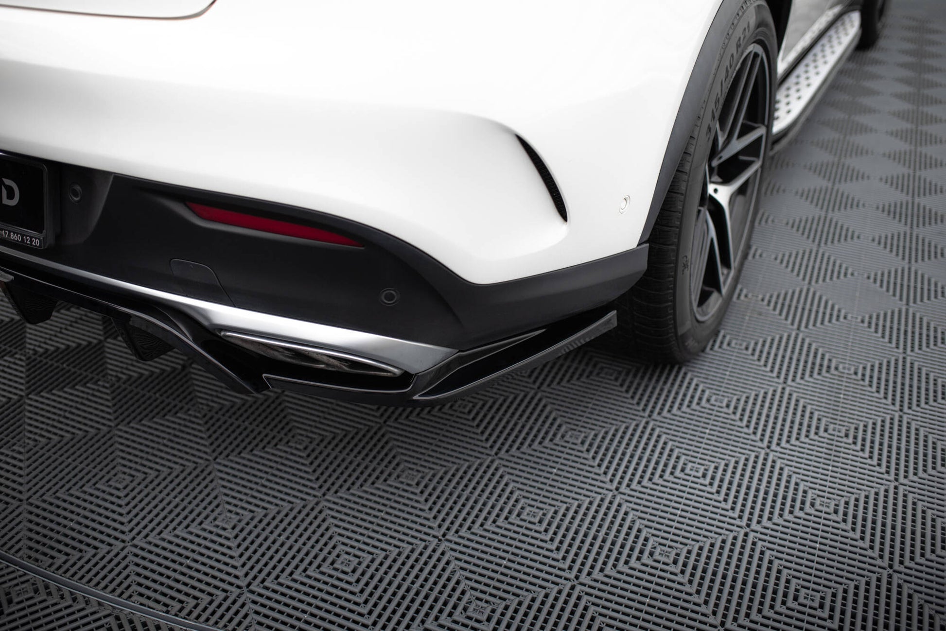 Rear Splitter with vertical bars Mercedes-AMG GLE 43 Coupe C292