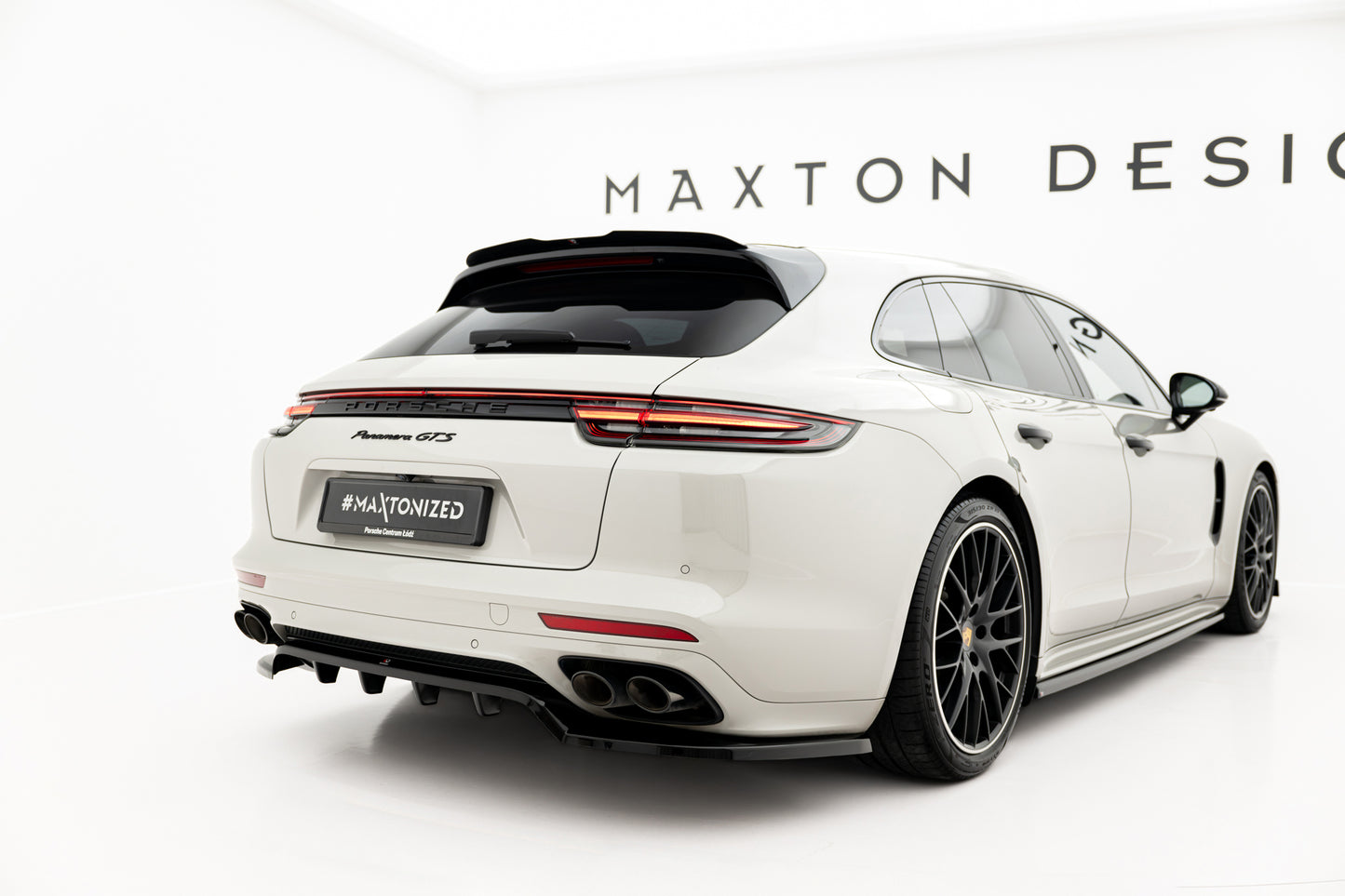 Rear Splitter (with vertical bars) Porsche Panamera GTS Sport Turismo 971 Facelift