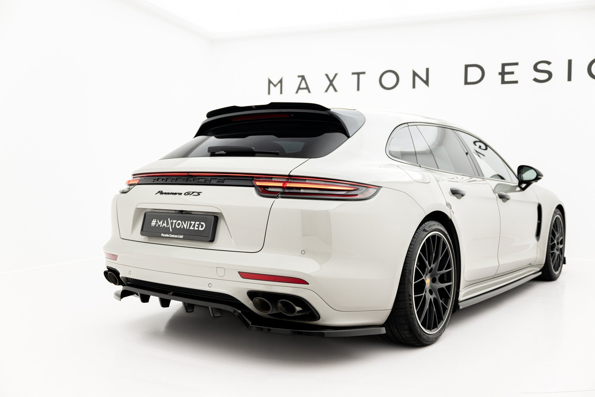 Rear Splitter (with vertical bars) Porsche Panamera GTS Sport Turismo 971 Facelift