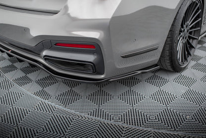Rear Splitter with vertical bars V.2 BMW 7 M-Pack G11