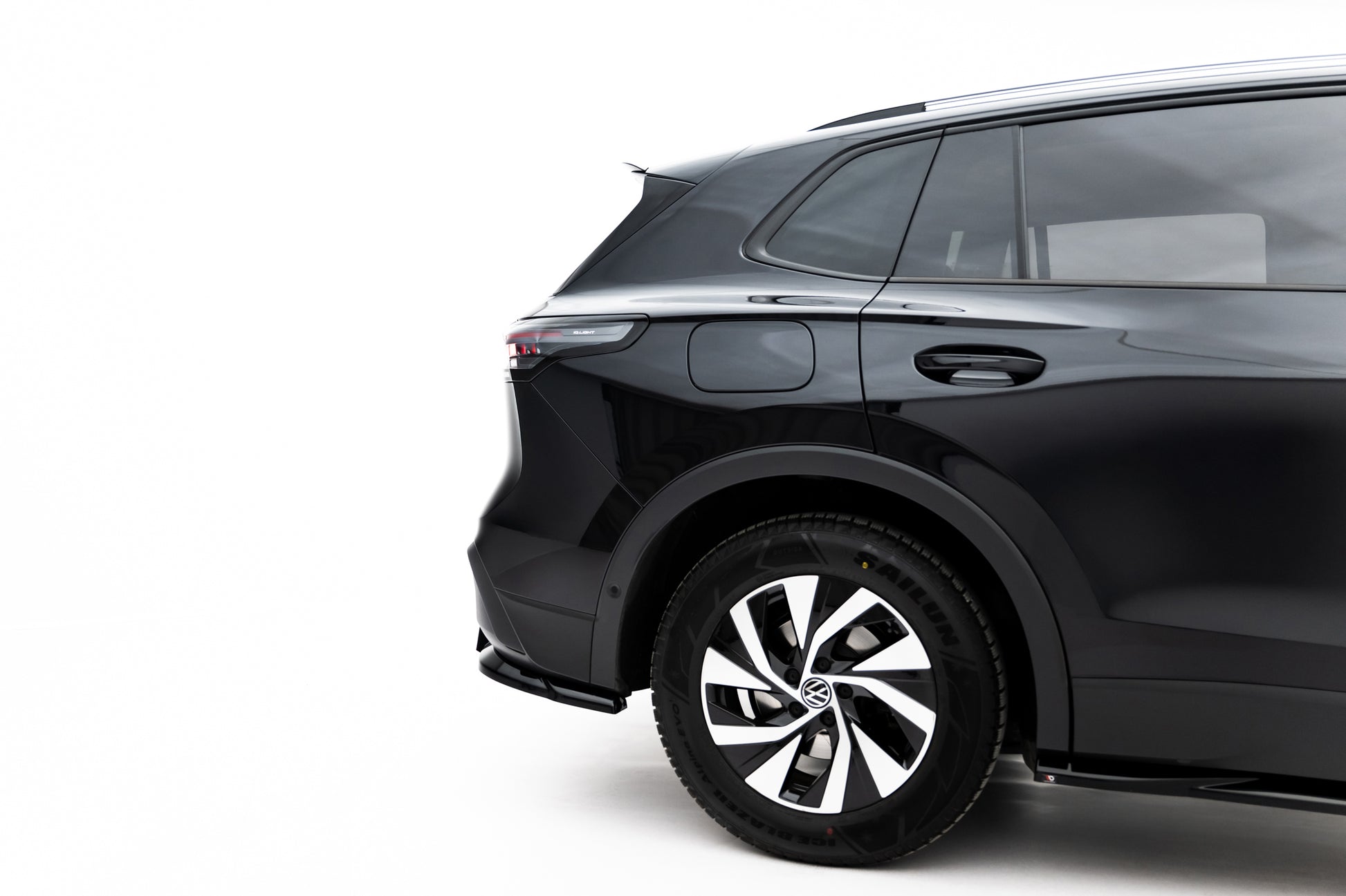 Rear Splitter (with vertical bars) Volkswagen Tiguan Mk3