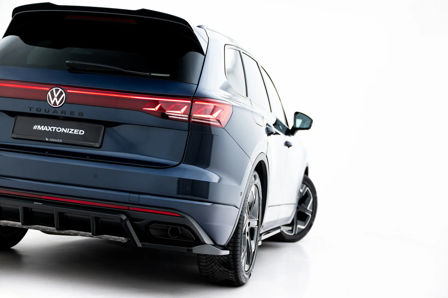 Rear Splitter (with vertical bars) Volkswagen Touareg Elegance Mk3 Facelift