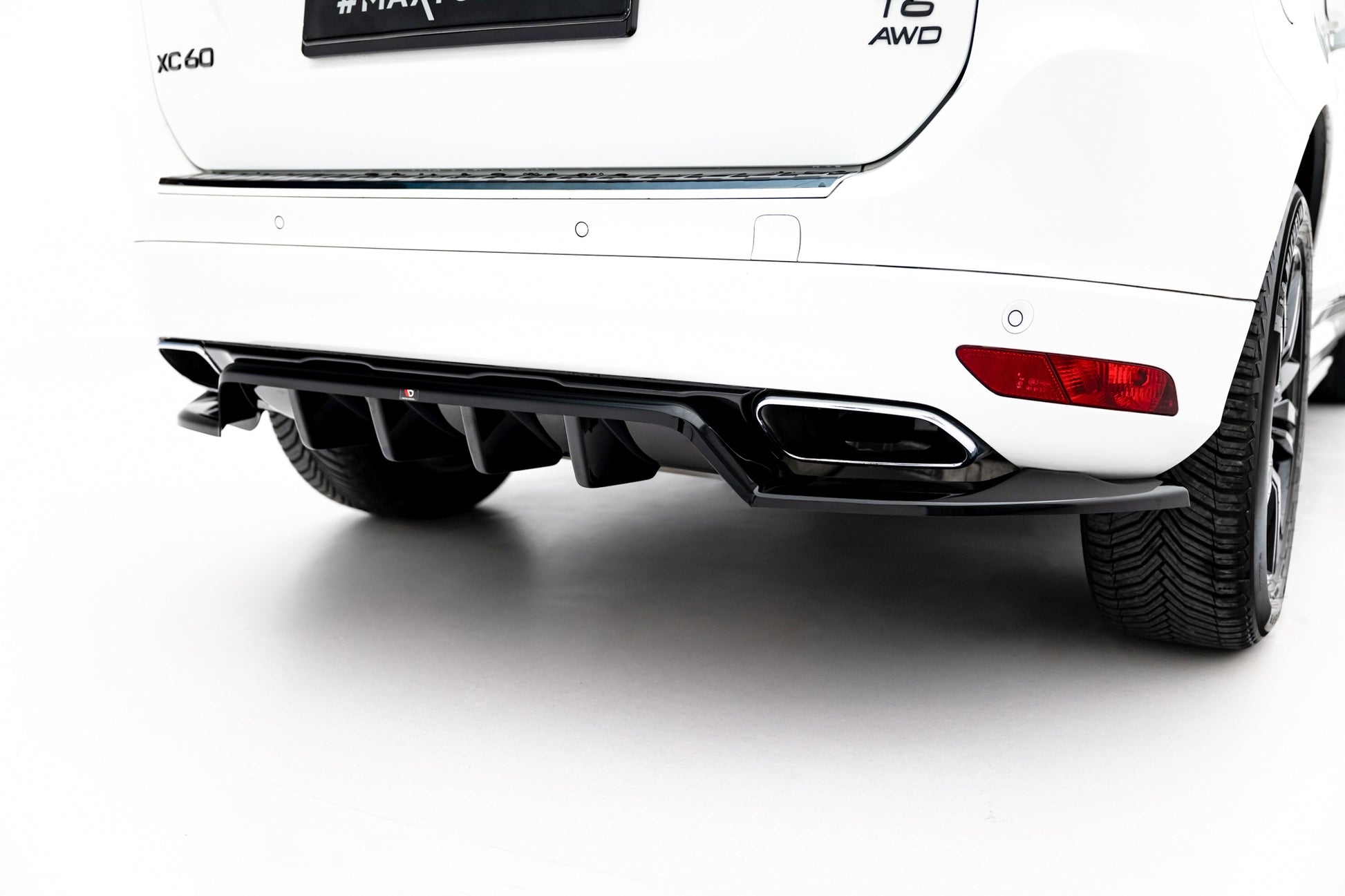 Rear Splitter (with vertical bars) Volvo XC60 Mk1 Facelift