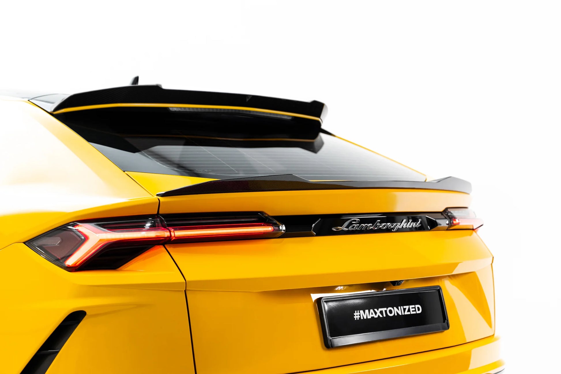 Set of Prepreg Carbon Fiber Splitters Lamborghini Urus Mk1