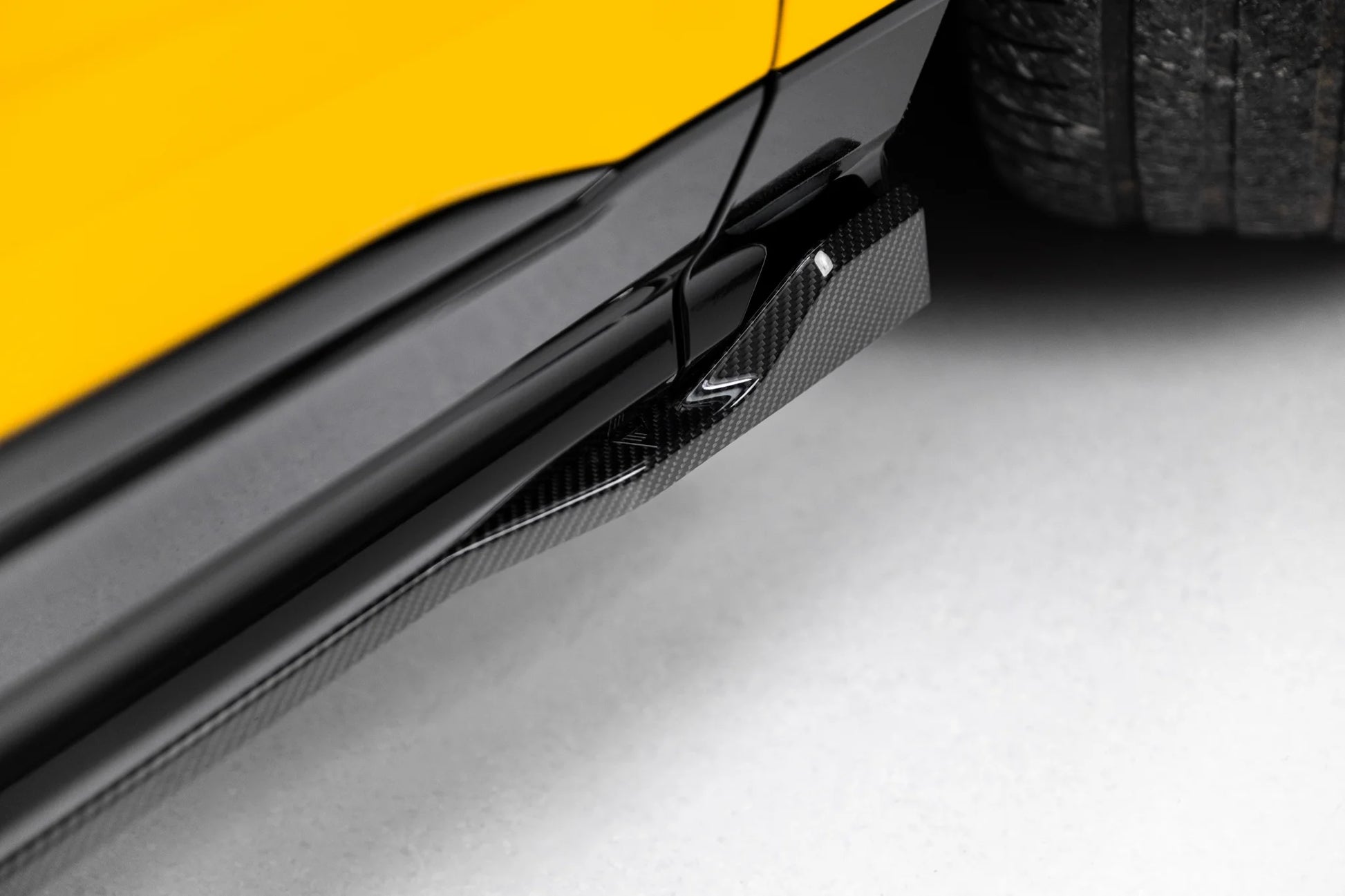 Set of Prepreg Carbon Fiber Splitters Lamborghini Urus Mk1