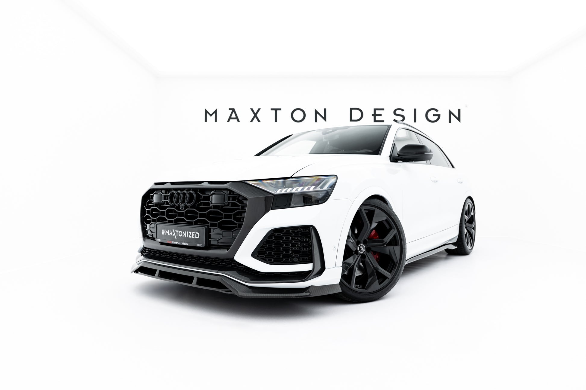 Set of Prepreg Carbon Splitters Audi RSQ8 Mk1