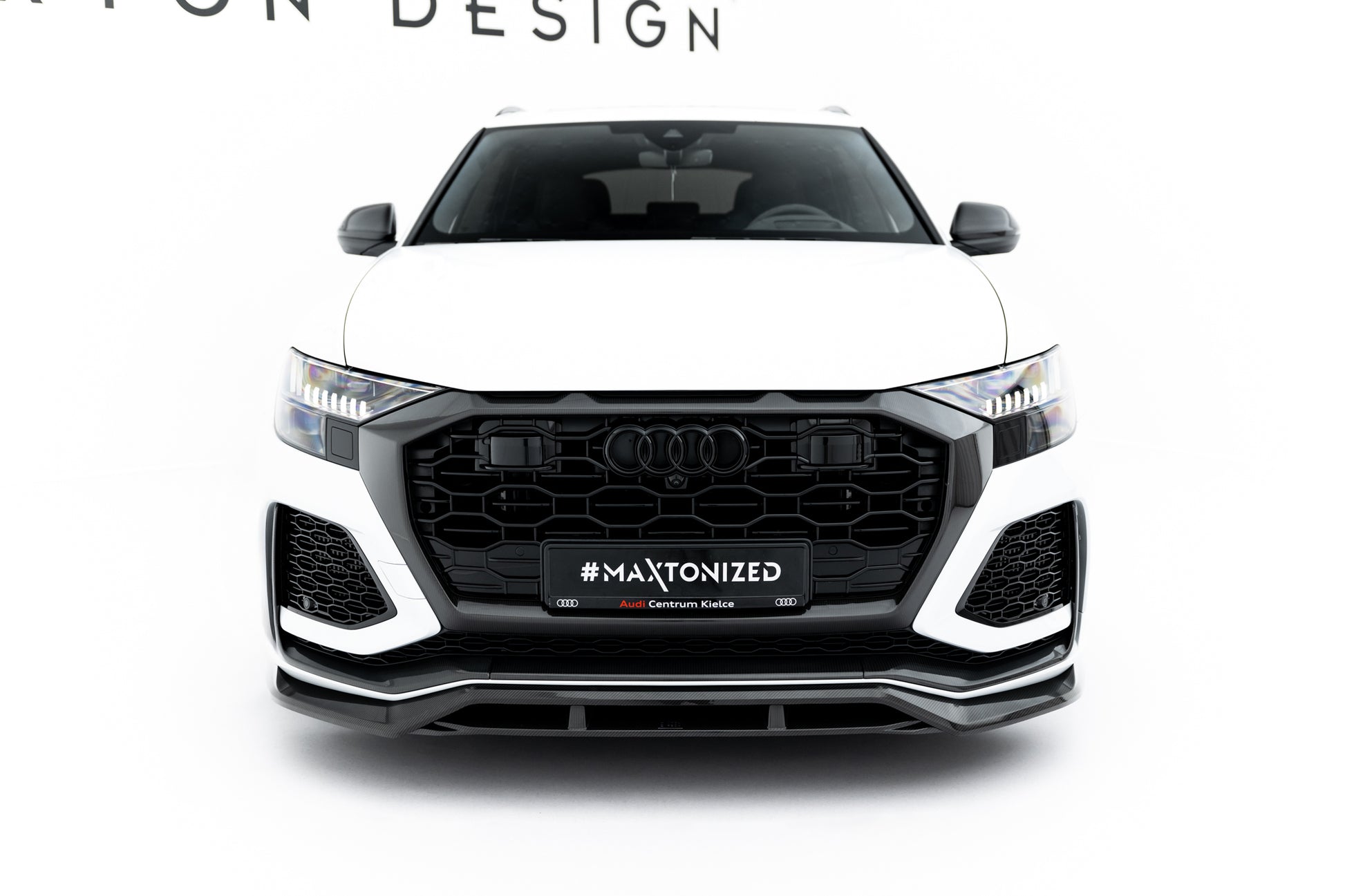 Set of Prepreg Carbon Splitters Audi RSQ8 Mk1