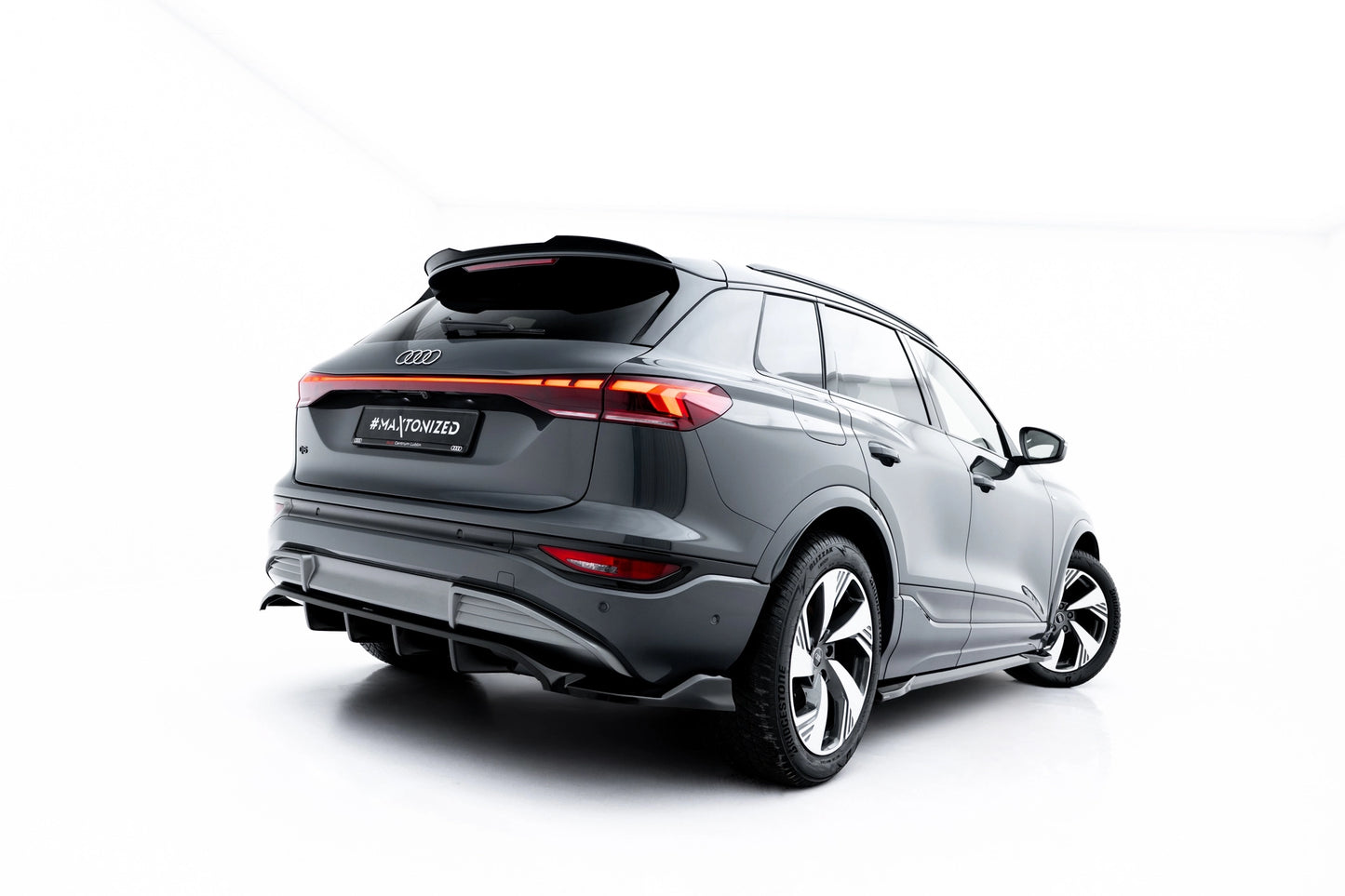 Set of Splitters Audi Q6 e-tron S-Line / SQ6 e-tron SUV Mk1