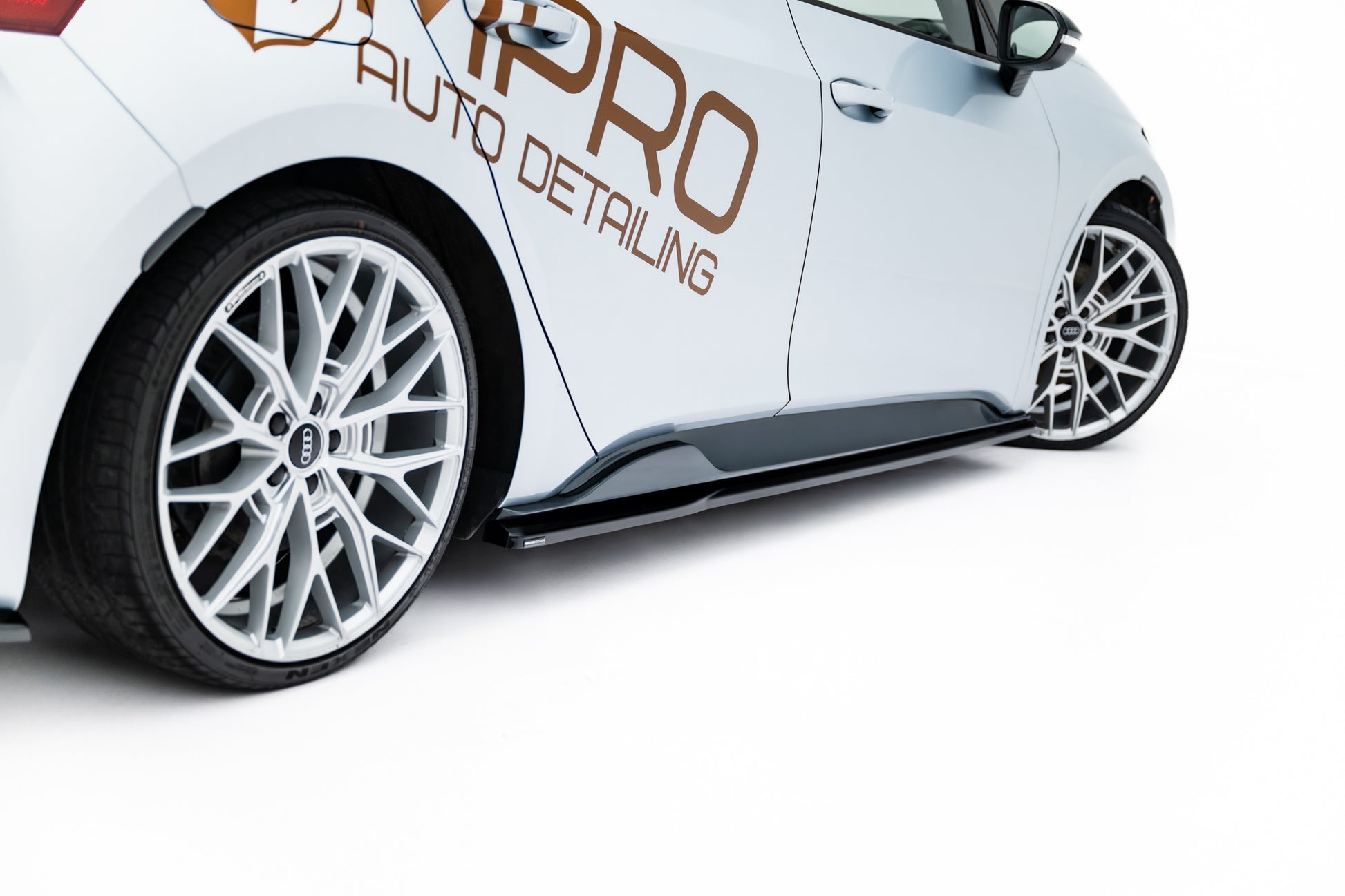 Side Skirts Diffusers Cupra Born Mk1