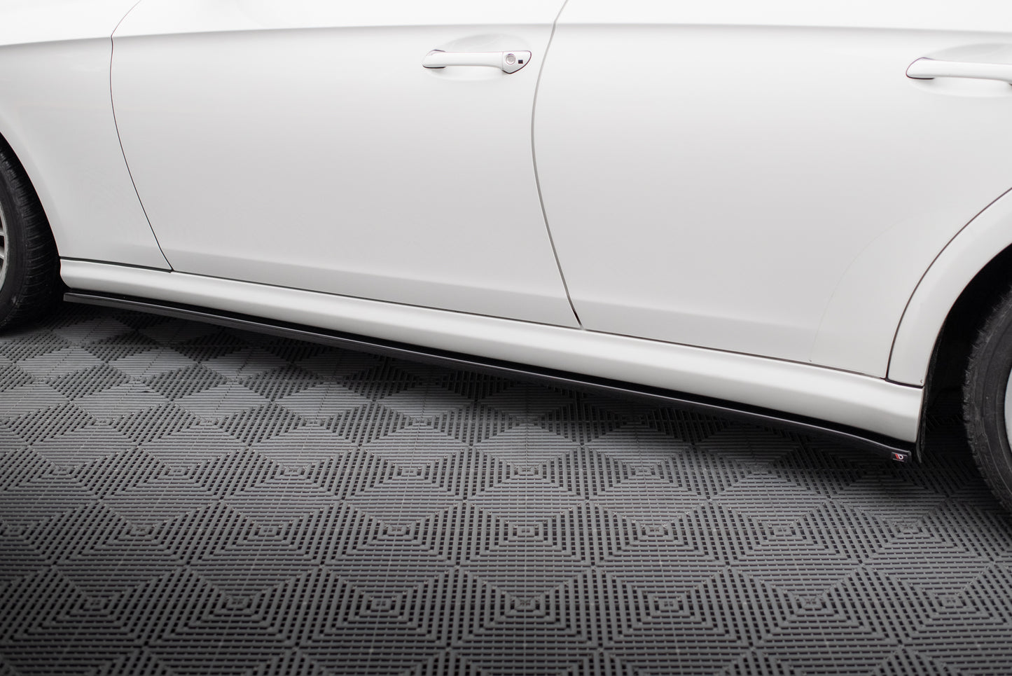 Side Skirts Diffusers  Mercedes CLS C219 55AMG