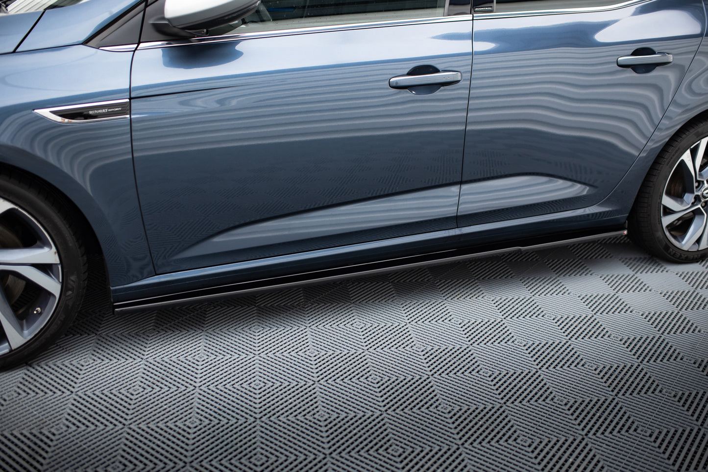 Side Skirts Diffusers Renault Megane Hatchback Mk4