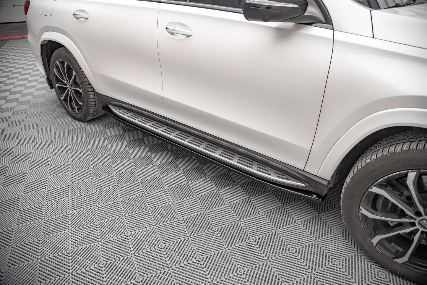 Side Skirts Diffusers V.1 Mercedes-Benz GLS AMG-Line X167 / X167 Facelift