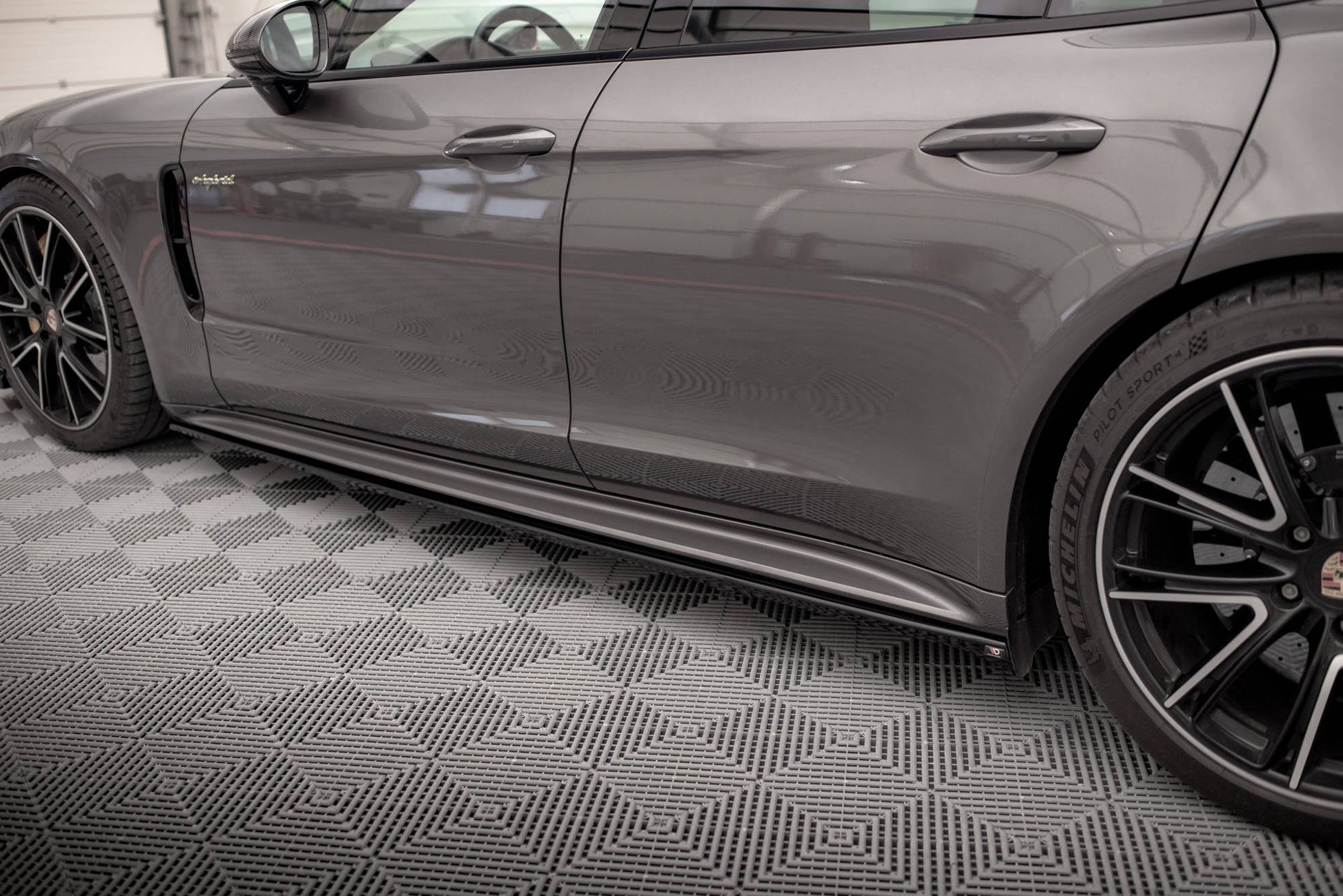 Side Skirts Diffusers V.1 Porsche Panamera Turbo S E-Hybrid / Panamera E-Hybrid / Panamera 4S 971