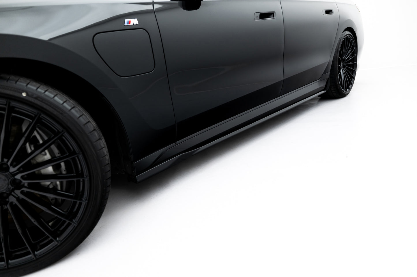Side Skirts Diffusers V.2 BMW 740d xDrive M-pack / 740i xDrive M-Pack G70