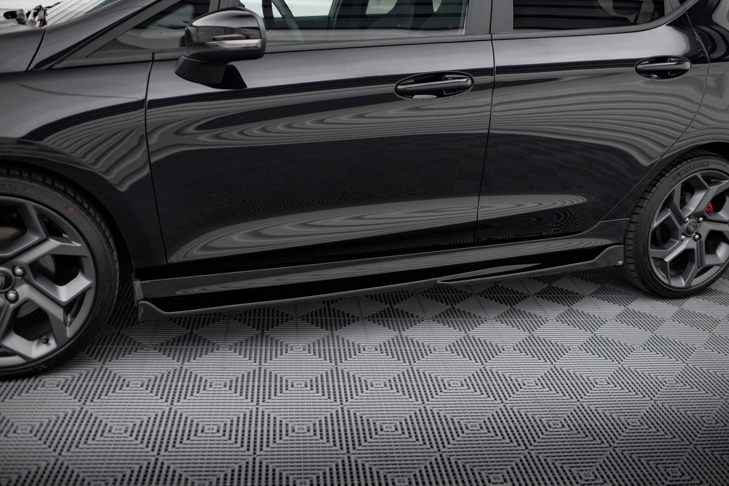 Side Skirts Diffusers V.4 Ford Fiesta Mk8 ST / ST-Line
