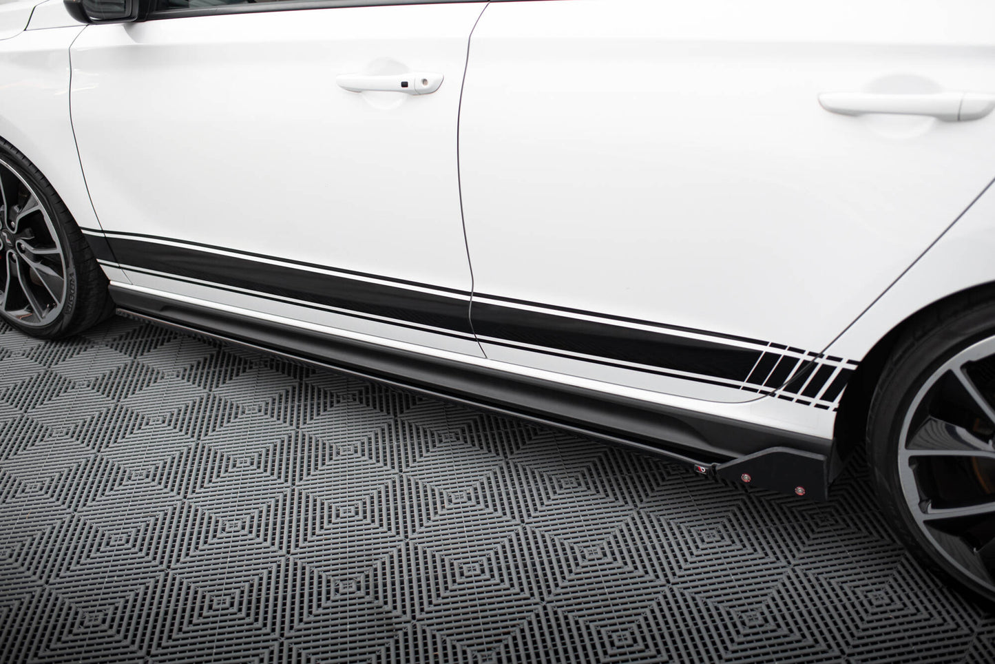 Side Skirts Diffusers V.5 + Flaps Hyundai I30 N / N-Line Hatchback / Fastback Mk3 / Mk3 Facelift