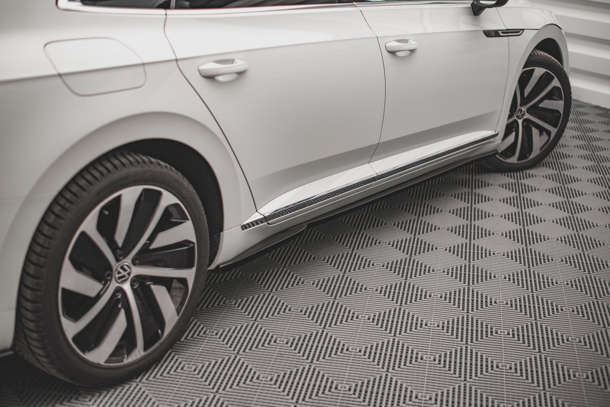 Side Skirts Diffusers Volkswagen Arteon R/ R-Line Sedan / Shooting Brake Mk1 Facelift