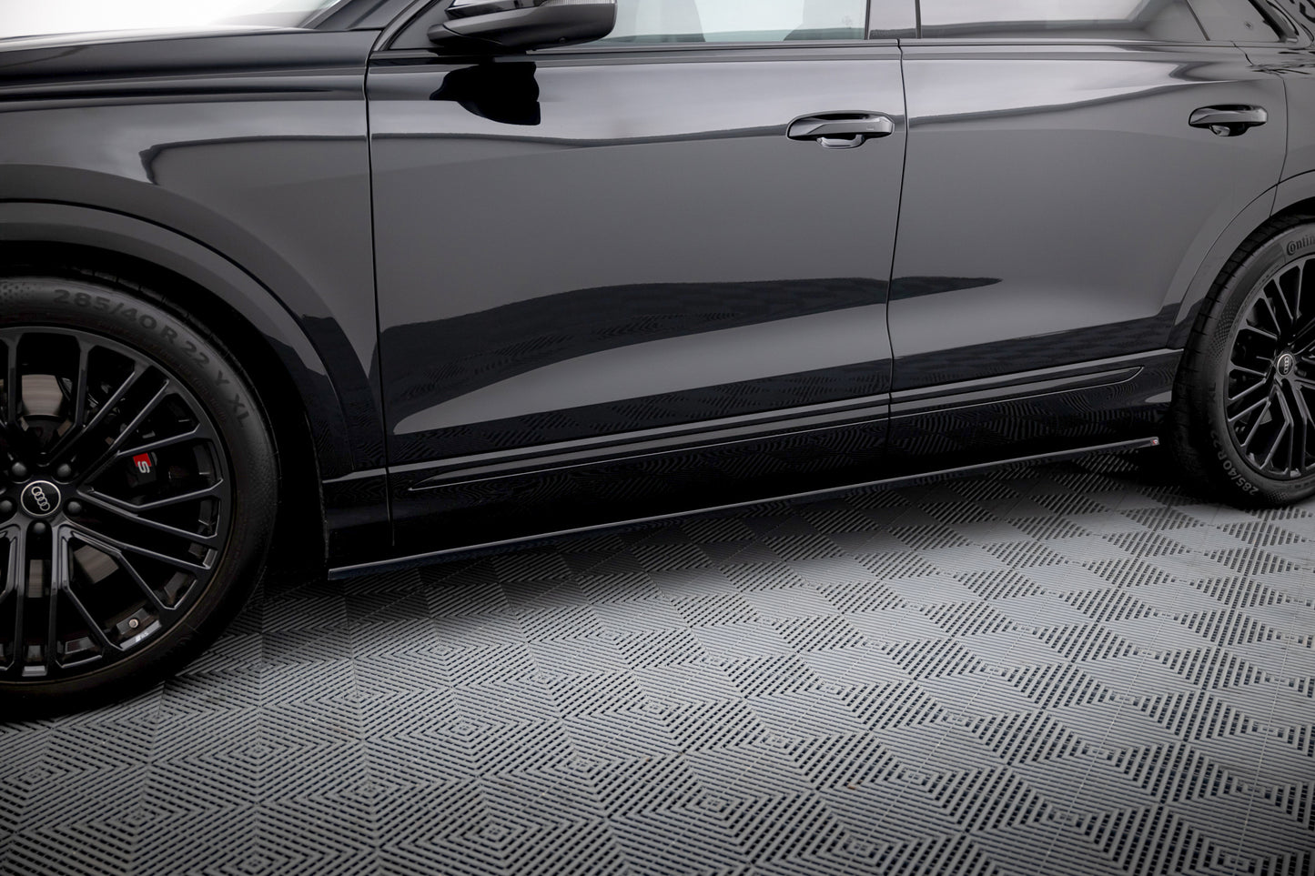 Side skirts Diffusers  V.1 Audi Q8 S-line / SQ8 Mk1 Facelift