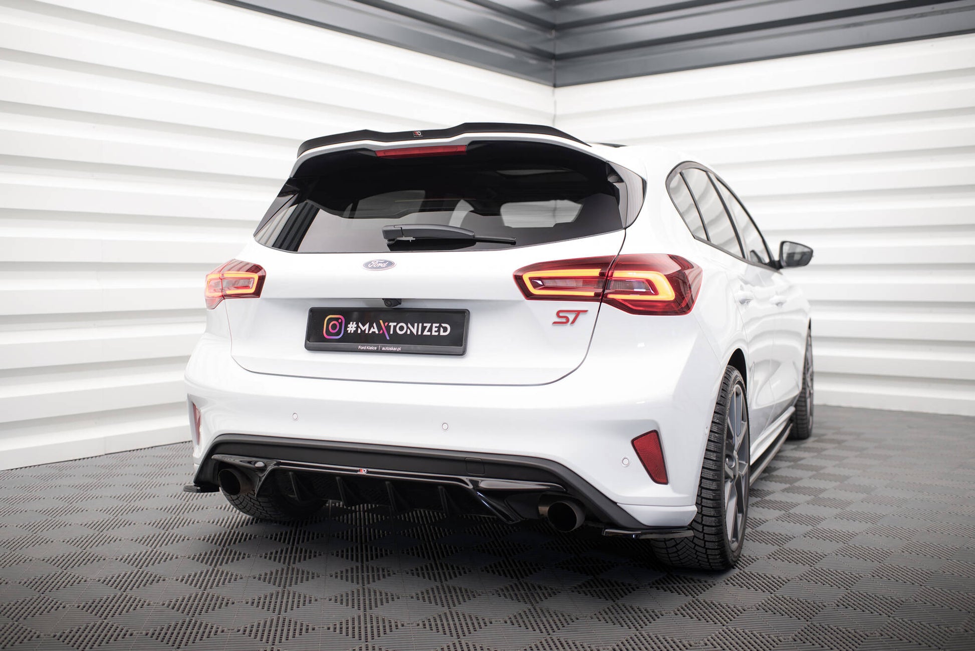 Spoiler Cap V.1 Ford Focus Hatchback ST Mk4