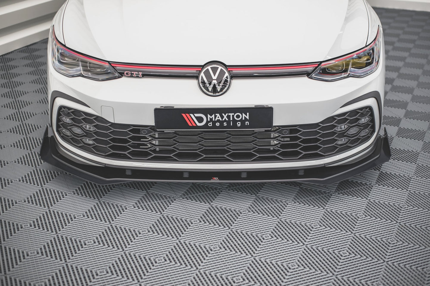 Street Pro Front Splitter + Flaps Volkswagen Golf GTI / GTE / GTD / R-Line Mk8