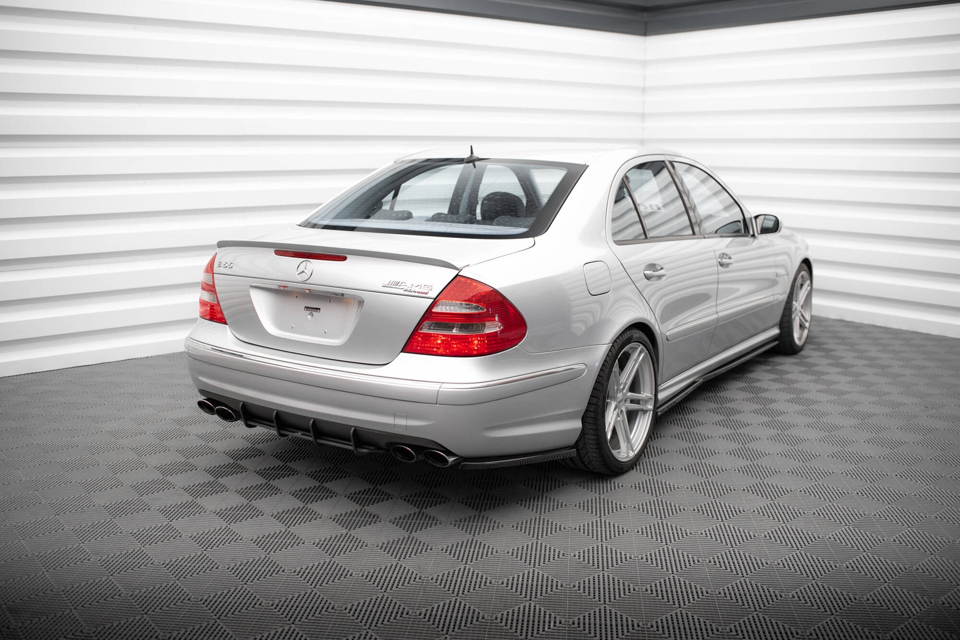 Street Pro Rear Diffuser Mercedes-Benz E 55 AMG W211