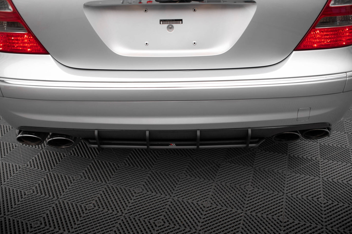 Street Pro Rear Diffuser Mercedes-Benz E 55 AMG W211
