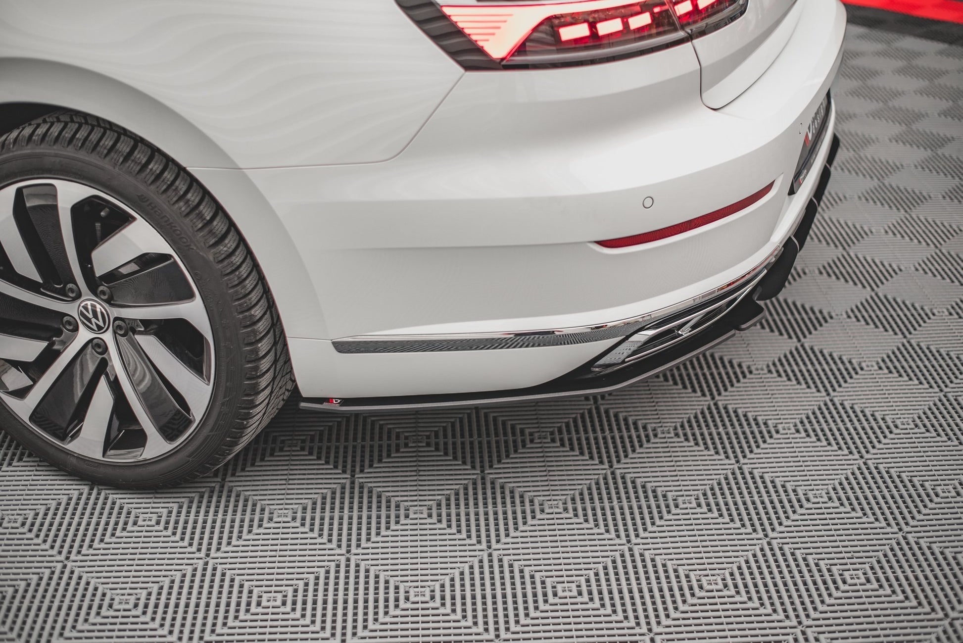 Street Pro Rear Side Splitters Volkswagen Arteon Sedan / Shooting Brake R-Line Mk1 Facelift
