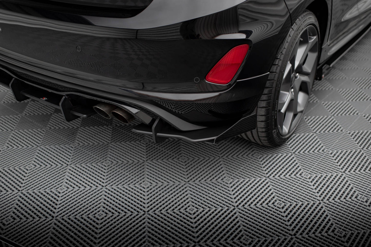 Street Pro Rear Valance + Flaps Ford Fiesta Mk8 ST