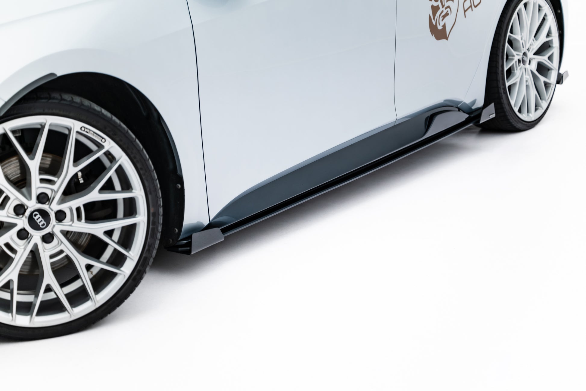 Street Pro Side Skirts Diffusers + Flaps Cupra Born Mk1