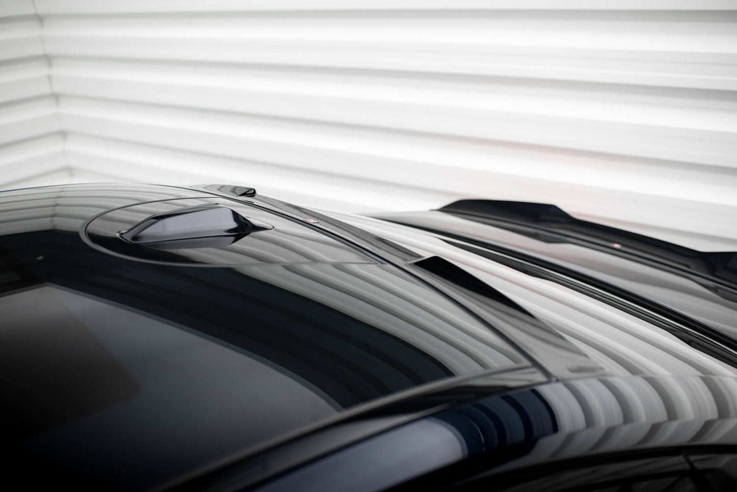 The extension of the rear window BMW 5 / i5 M-Pack Sedan G60