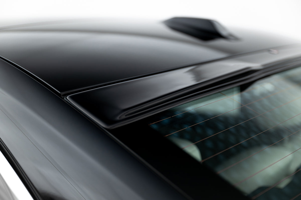 The extension of the rear window BMW 7 G70