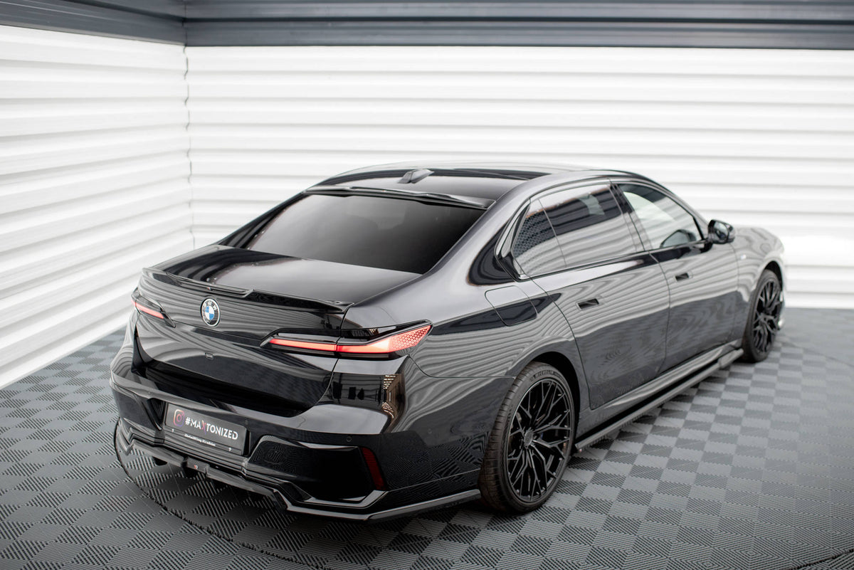 The extension of the rear window BMW 7 M-Pack / M760e / i7 M-Pack G70