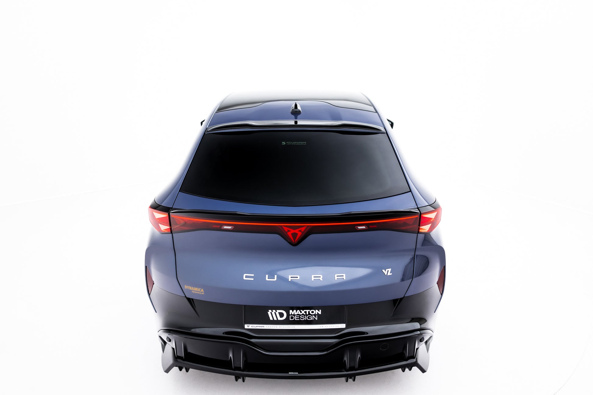 The extension of the rear window Cupra Tavascan Mk1