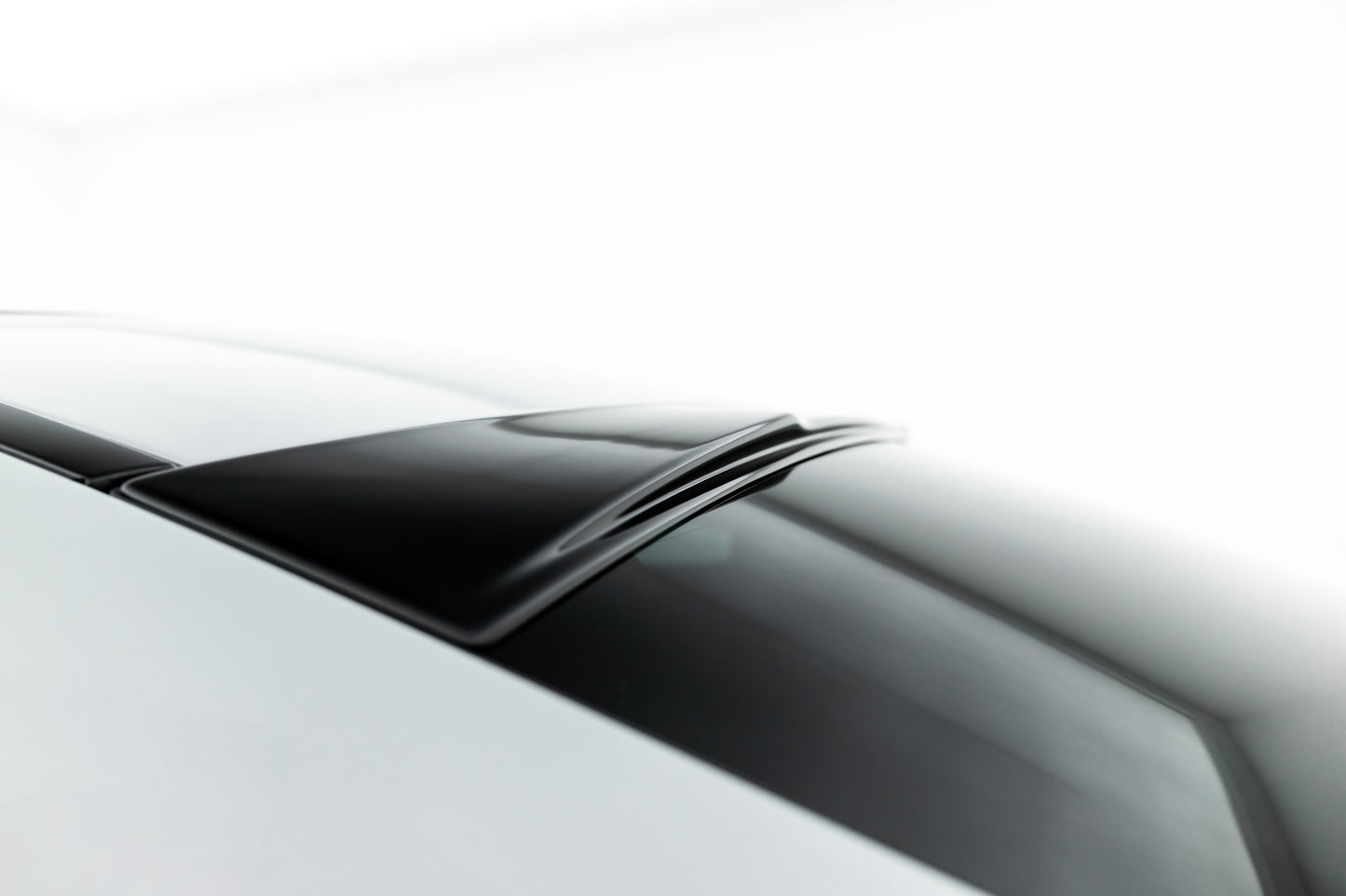The extension of the rear window Mercedes-AMG CLE 53 Aero C236