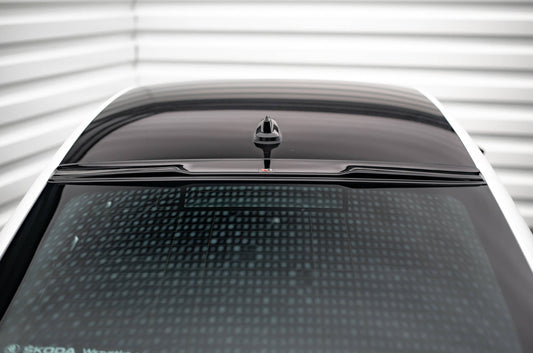The extension of the rear window Skoda Octavia Liftback Mk4